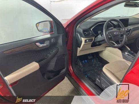 Used 2020 Ford Escape Titanium AWD/4WD image 11
