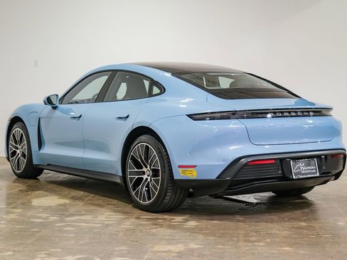 Used 2022 Porsche Taycan 4S image 10