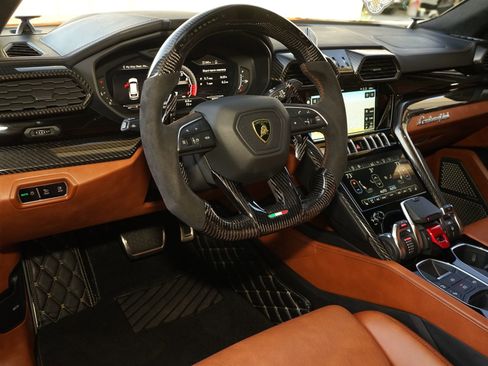Used 2021 Lamborghini Urus Base image 19