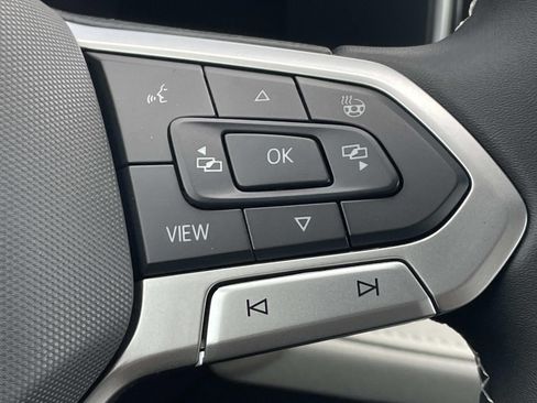 New 2026 Volkswagen Taos SE FWD image 22