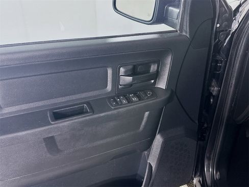 Used 2017 RAM 1500 Express image 24