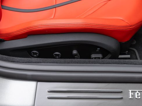 Certified 2023 Ferrari 812 GTS RWD image 40