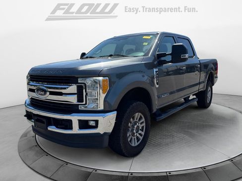 Used 2017 Ford F250 XLT w/ XLT Value Package AWD/4WD image 3