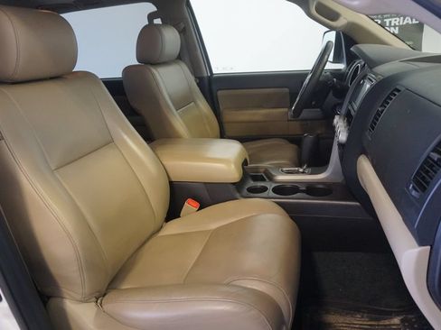 Used 2017 Toyota Sequoia SR5 w/ Premium Package AWD/4WD image 23
