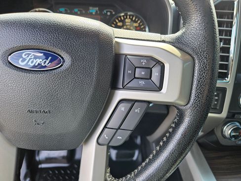 Used 2015 Ford F150 Lariat w/ Equipment Group 502A Luxury AWD/4WD image 19