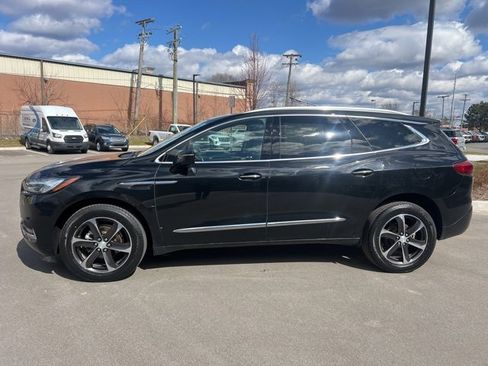 Used 2020 Buick Enclave Essence w/ Sport Touring Edition image 8