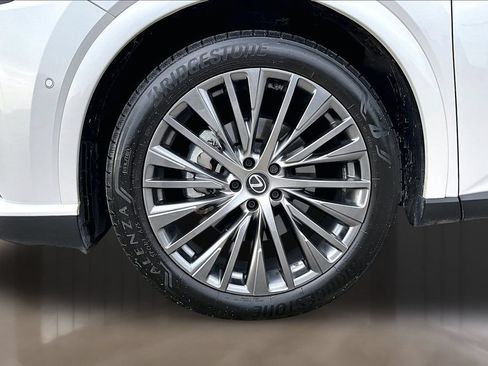 Used 2024 Lexus RX 350 FWD w/ Convenience Package image 8
