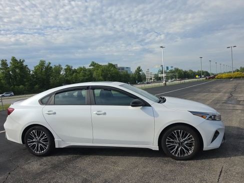Used 2022 Kia Forte GT-Line w/ GT-Line Premium Package FWD image 2