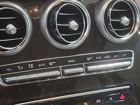Used 2022 Mercedes-Benz GLC 300 image 24