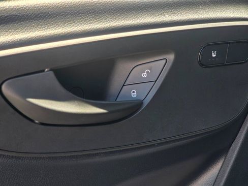 New 2025 Mercedes-Benz eSprinter 170 Cargo image 32