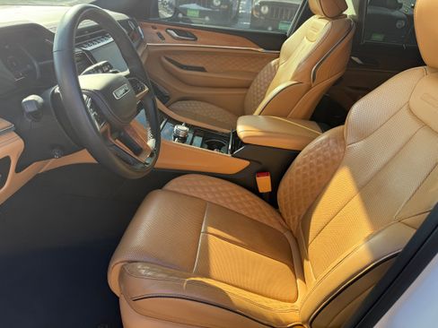 Used 2023 Jeep Grand Cherokee L Summit image 11