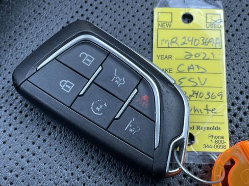 Used 2021 Cadillac Escalade ESV Premium Luxury w/ Performance Package image 37