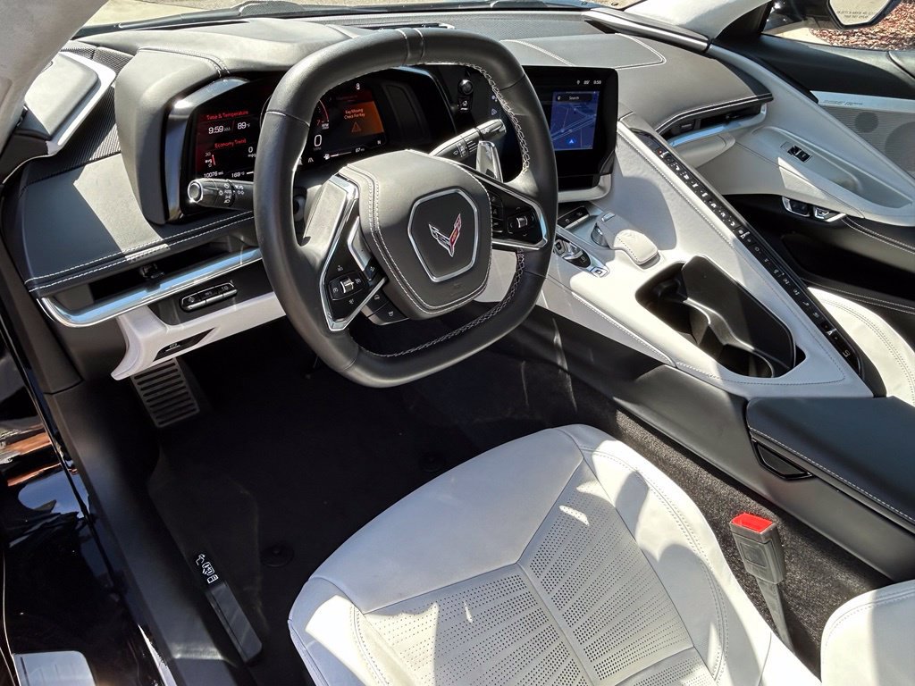 Used 2025 Chevrolet Corvette Stingray Premium Cpe w/ 3LT RWD image 16