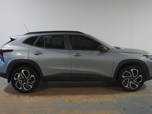 Certified 2024 Chevrolet Trax RS w/ Sunroof Package image 6