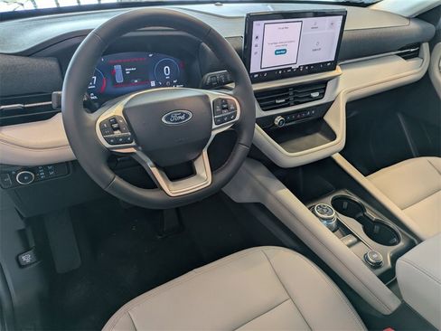 New 2026 Ford Explorer Active w/ Active Comfort Package image 10