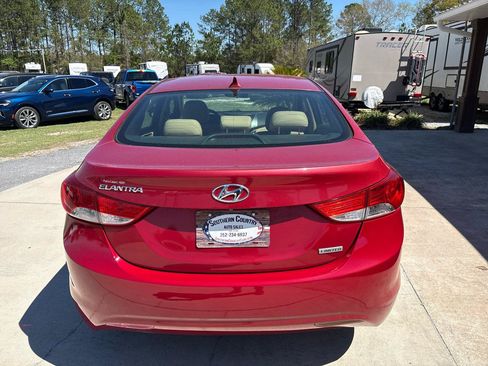 Used 2013 Hyundai Elantra Limited w/ Technology Pkg FWD image 6