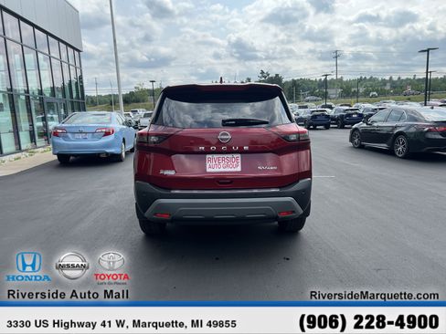 Used 2023 Nissan Rogue SV image 7