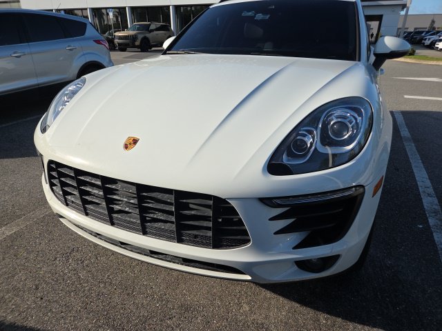 Used 2018 Porsche Macan AWD/4WD image 3