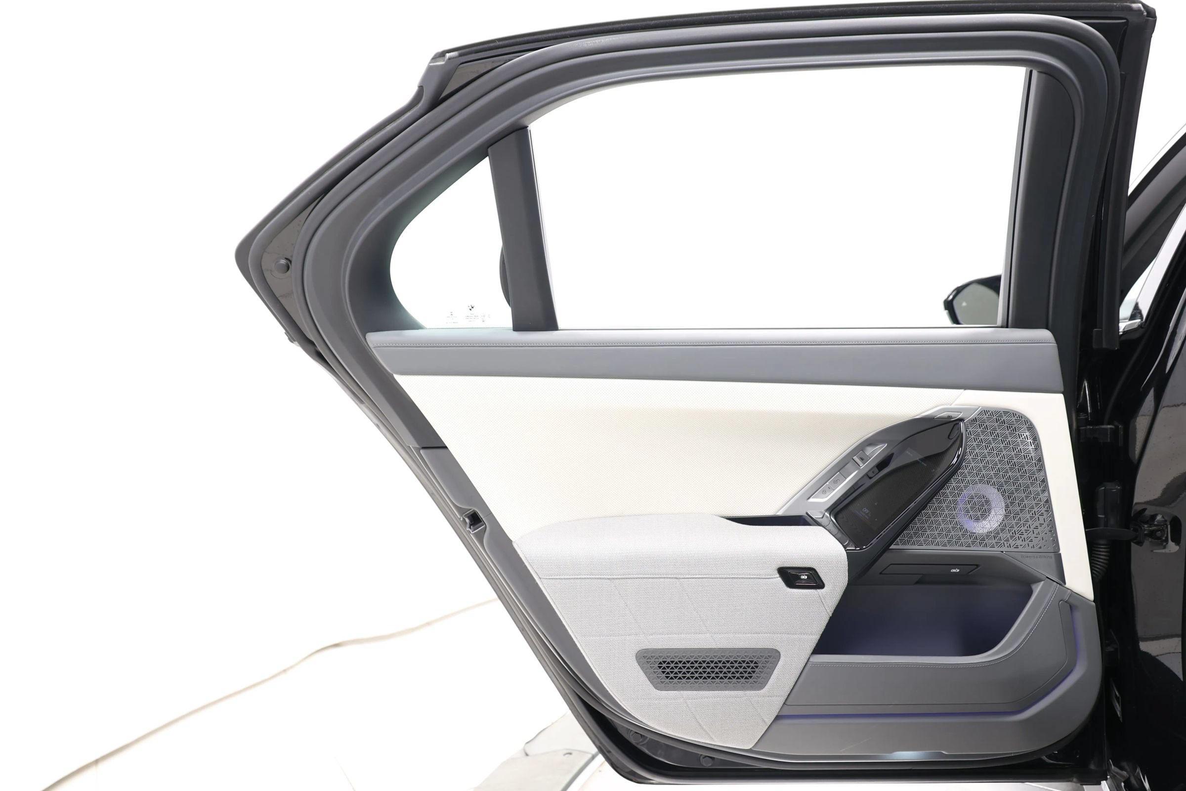 Used 2023 BMW i7 xDrive60 AWD/4WD image 44