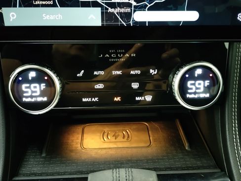 Used 2024 Jaguar F-PACE R-Dynamic S image 23