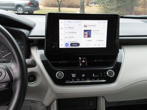 Used 2023 Toyota Corolla Cross LE image 14