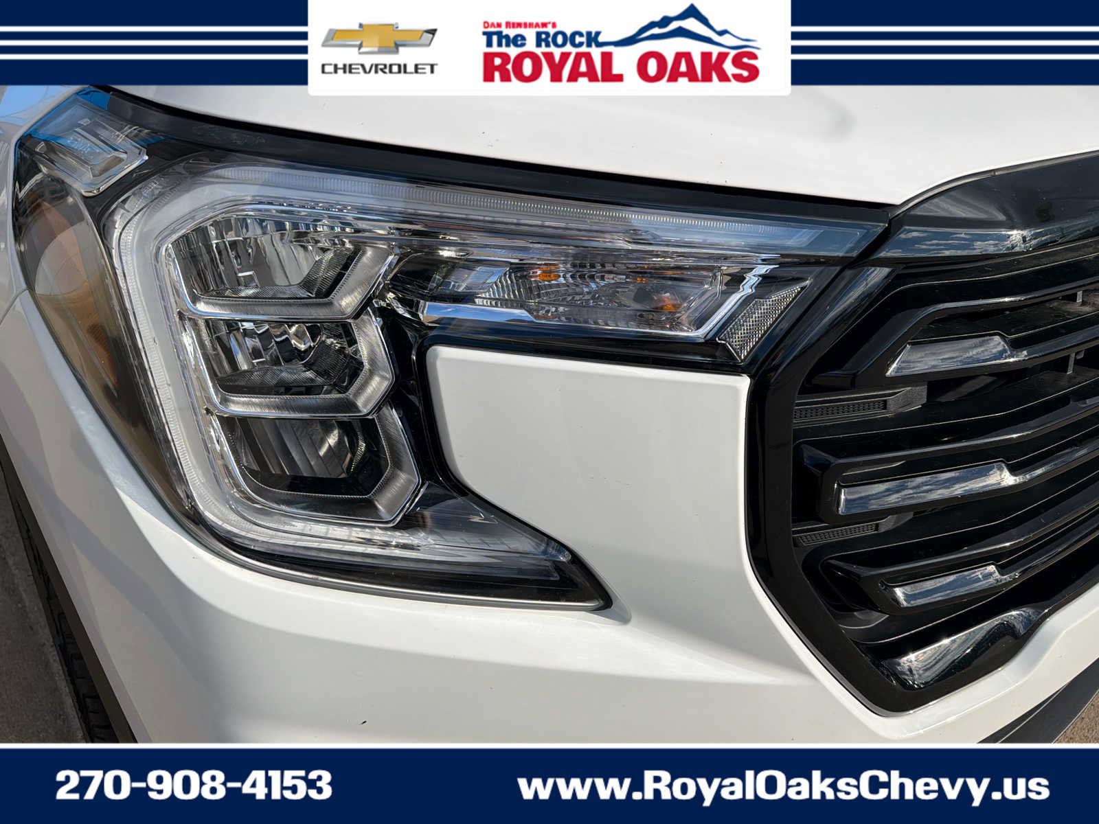 Used 2023 GMC Terrain SLT w/ Elevation Edition FWD image 11