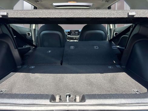 Used 2025 Hyundai Venue SEL FWD image 16