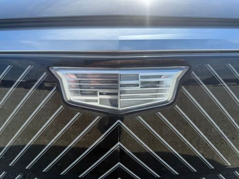 Used 2025 Cadillac Lyriq Luxury w/ LPO, Floor Liner Package AWD/4WD image 19