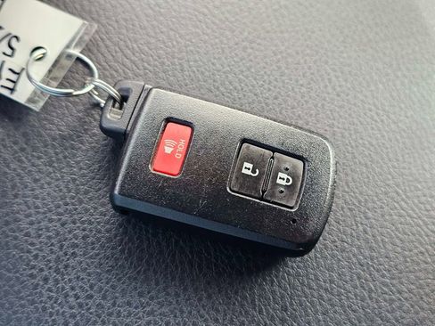 Used 2020 Toyota Tacoma TRD Sport w/ Technology Package RWD image 30