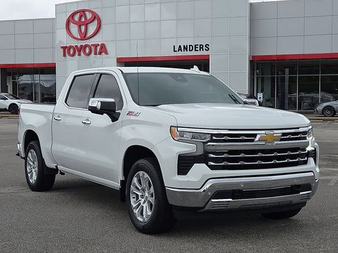 Used 2022 Chevrolet Silverado 1500 LTZ AWD/4WD image 1
