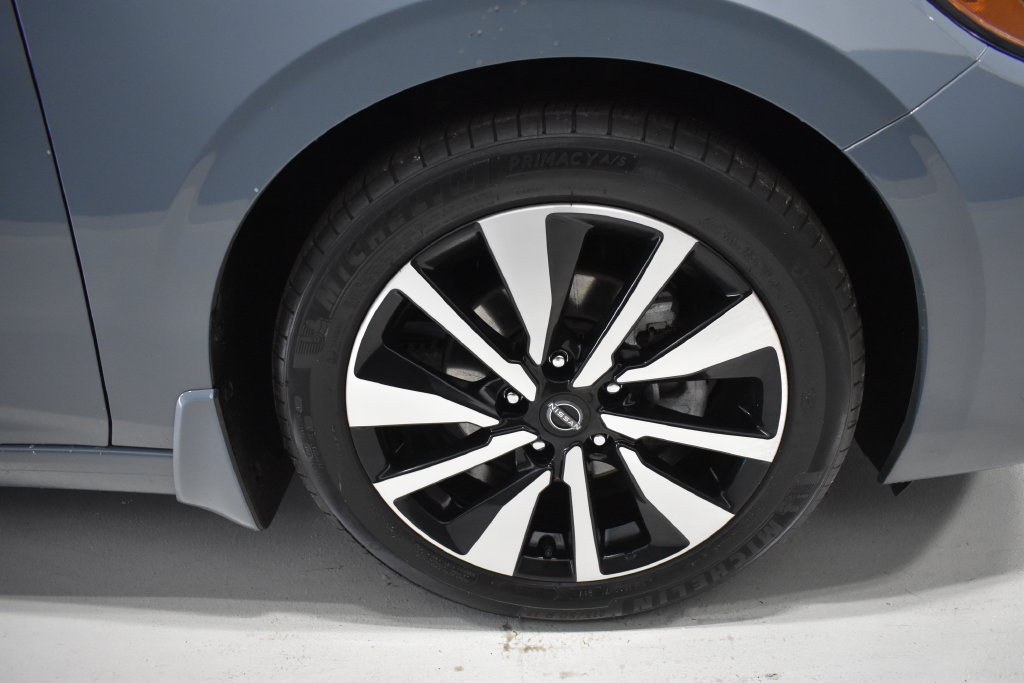 Certified 2024 Nissan Sentra SV w/ SV Premium Package FWD image 10