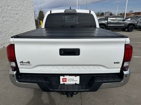 Certified 2018 Toyota Tacoma SR5 image 5