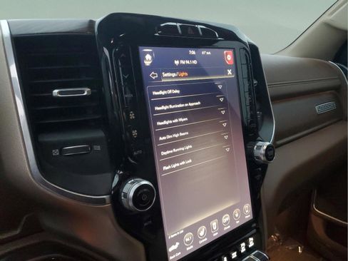 Used 2019 RAM 1500 Laramie image 18