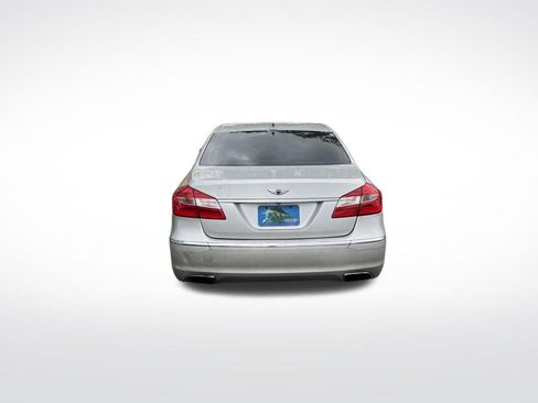 Used 2013 Hyundai Genesis 3.8 w/ Premium Pkg RWD image 7
