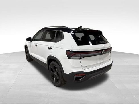 New 2026 Volkswagen Taos SE AWD/4WD image 3