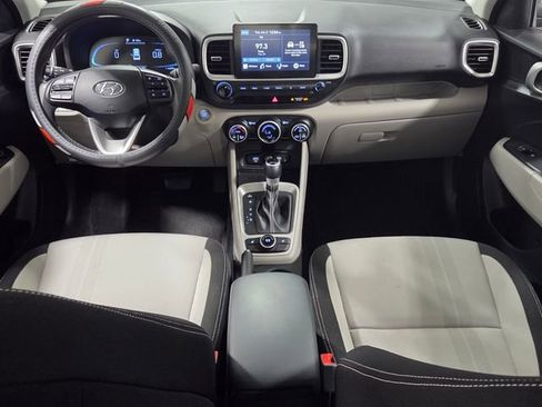 Certified 2026 Hyundai Venue SEL FWD image 8
