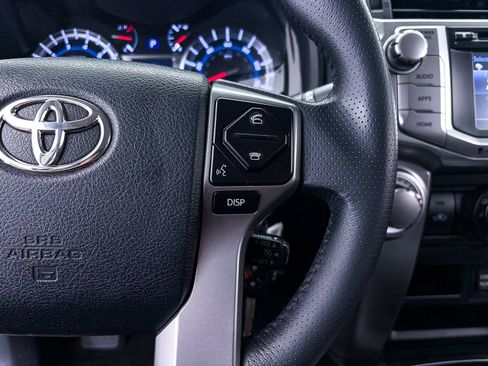 Used 2018 Toyota 4Runner SR5 AWD/4WD image 28