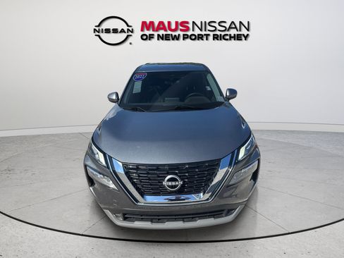 Certified 2022 Nissan Rogue SV FWD image 3