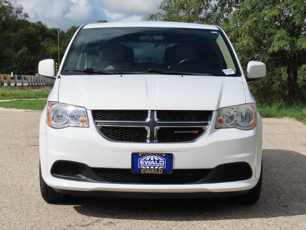Used 2016 Dodge Grand Caravan SXT w/ Rear Park Assist Package FWD image 17