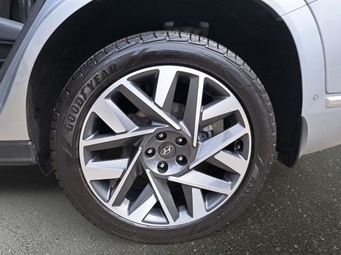 Used 2023 Hyundai Santa Fe Calligraphy image 32