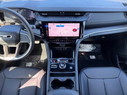 New 2026 Jeep Grand Cherokee Limited AWD/4WD image 11