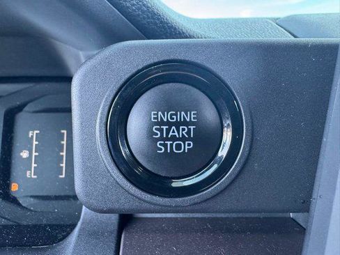 Certified 2025 Toyota Tacoma SR5 image 19