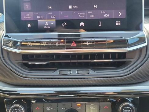 Used 2022 Jeep Compass Trailhawk image 32