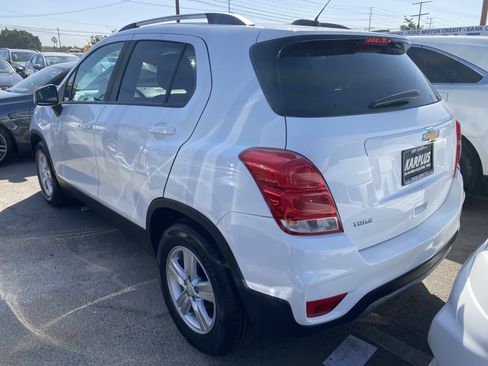 Used 2022 Chevrolet Trax LT FWD image 9