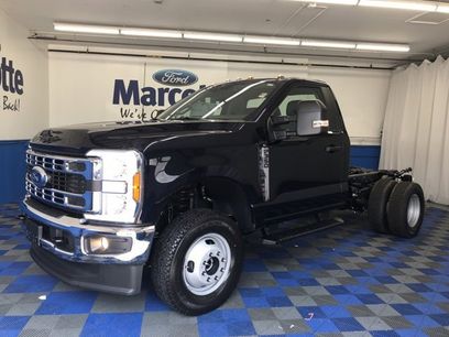 New 2025 Ford F350 XL w/ XL Chrome Package