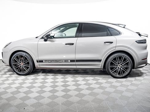 Certified 2023 Porsche Cayenne GTS AWD/4WD image 2