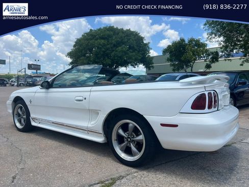 Used 1998 Ford Mustang Convertible RWD image 2