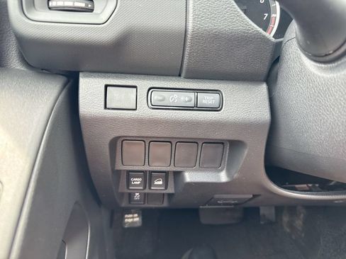 Used 2024 Nissan Frontier S AWD/4WD image 18