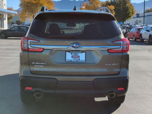 Used 2023 Subaru Ascent Premium w/ Convenience Package image 4