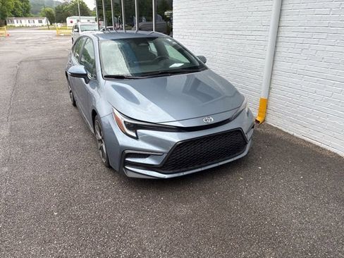 Used 2024 Toyota Corolla SE FWD image 2